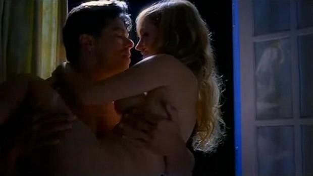 Falsa Loura - Rosanne Mulholland pelada