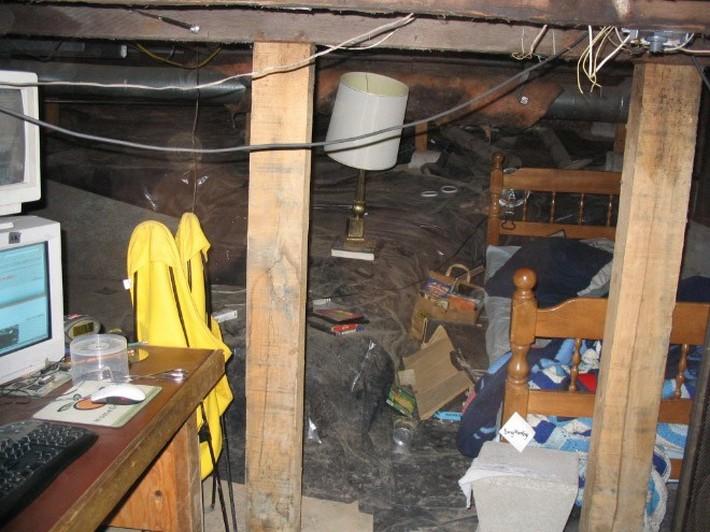 Sabem aquele cara que nunca jamais se desloga da internet Ele mora aqui 12