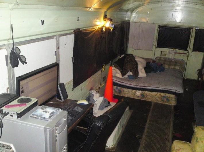 Sabem aquele cara que nunca jamais se desloga da internet Ele mora aqui 13